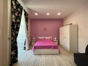 2 bedrooms, desk, iron/ironing board, travel crib