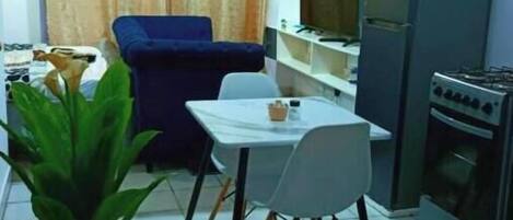 تناول الطعام