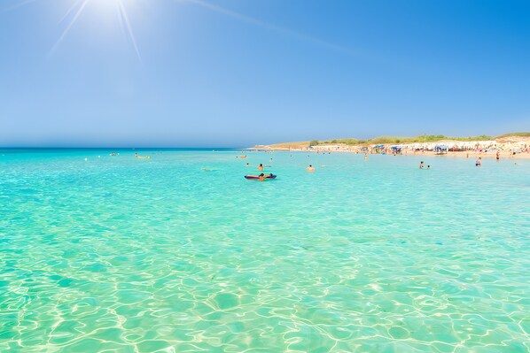 Una spiaggia nelle vicinanze
