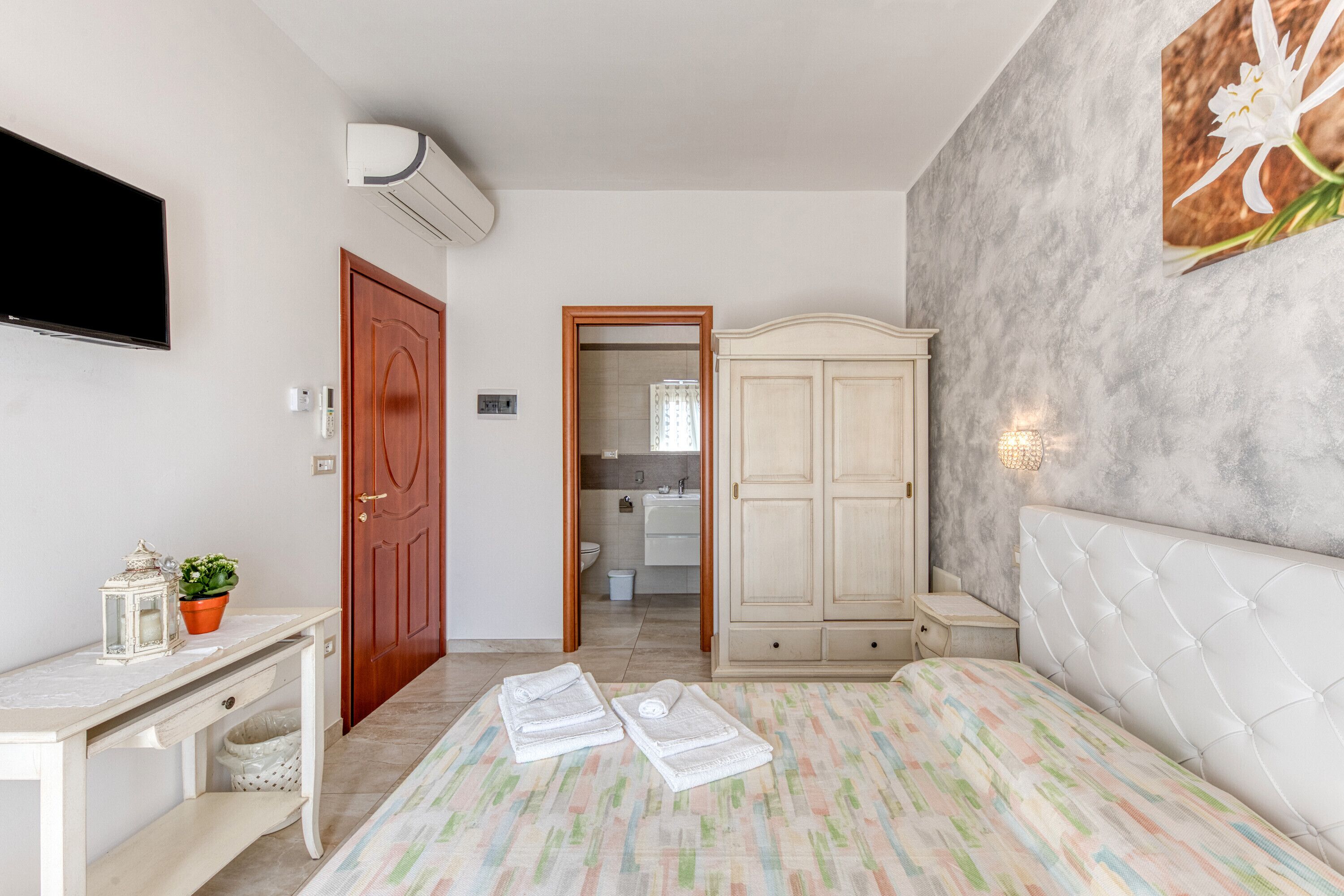 1 camera, Wi-Fi gratuito, lenzuola