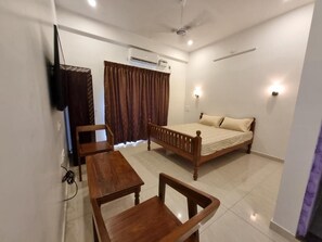 1 slaapkamer, een bureau, wifi, beddengoed