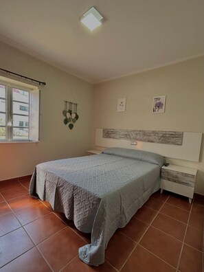 2 bedrooms, iron/ironing board, travel crib, bed sheets