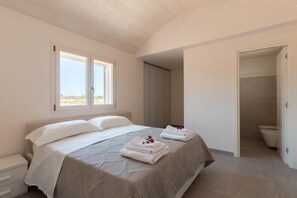 2 chambres, fer et planche à repasser, Wi-Fi gratuit, draps fournis