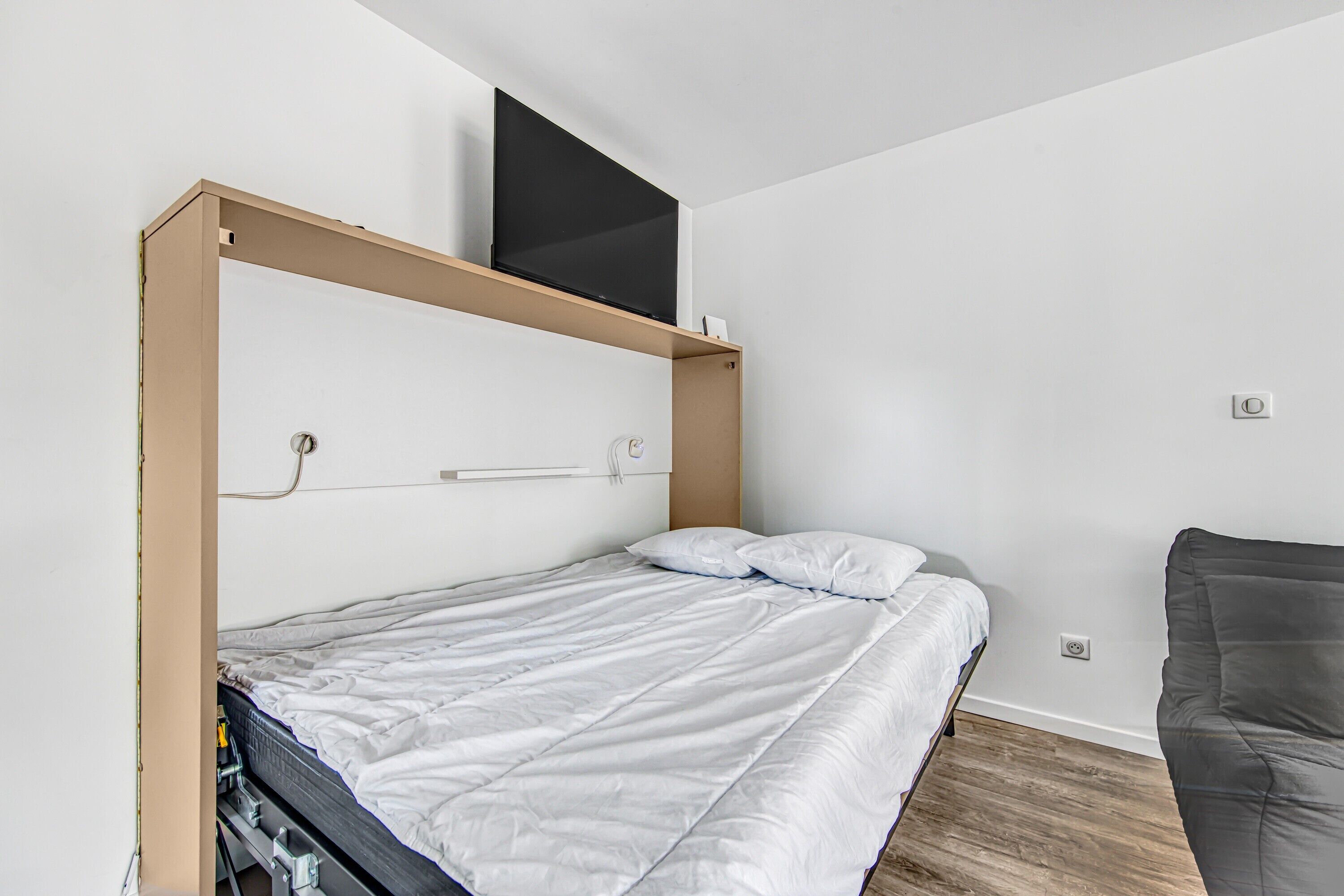 Tabla de planchar con plancha y wifi gratis 