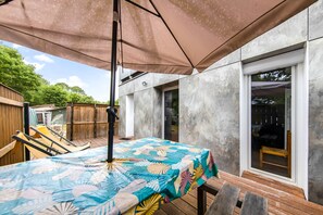 Outdoor dining - Studio Abygaelle with Terrace – Comfort and Tranquility in Lège-Cap-Ferret (Lège-Cap-Ferret)