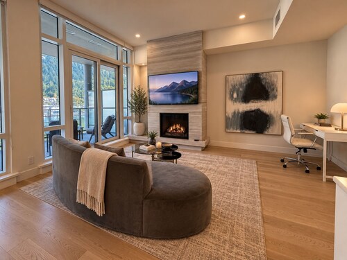 Waterfront Cozy 2 Bed 2 Bath Apartment
