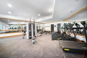 Fitness facility - Waterfront Cozy 2 Bed 2 Bath Apartment (West Vancouver)