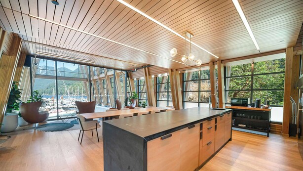 Dining - Waterfront Cozy 2 Bed 2 Bath Apartment (West Vancouver)