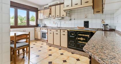 Holiday Home 'Carmina' with Mountain View, Private Terrace and Wi-Fi