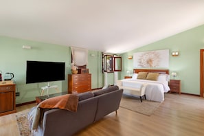 5 slaapkamers, een strijkplank/strijkijzer, gratis wifi, beddengoed