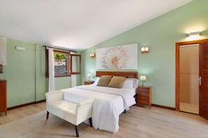 5 dormitorios, tabla de planchar con plancha, wifi gratis y ropa de cama