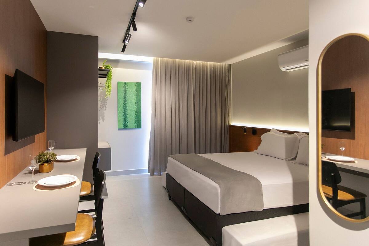 Premium Studio | Free WiFi, bed sheets