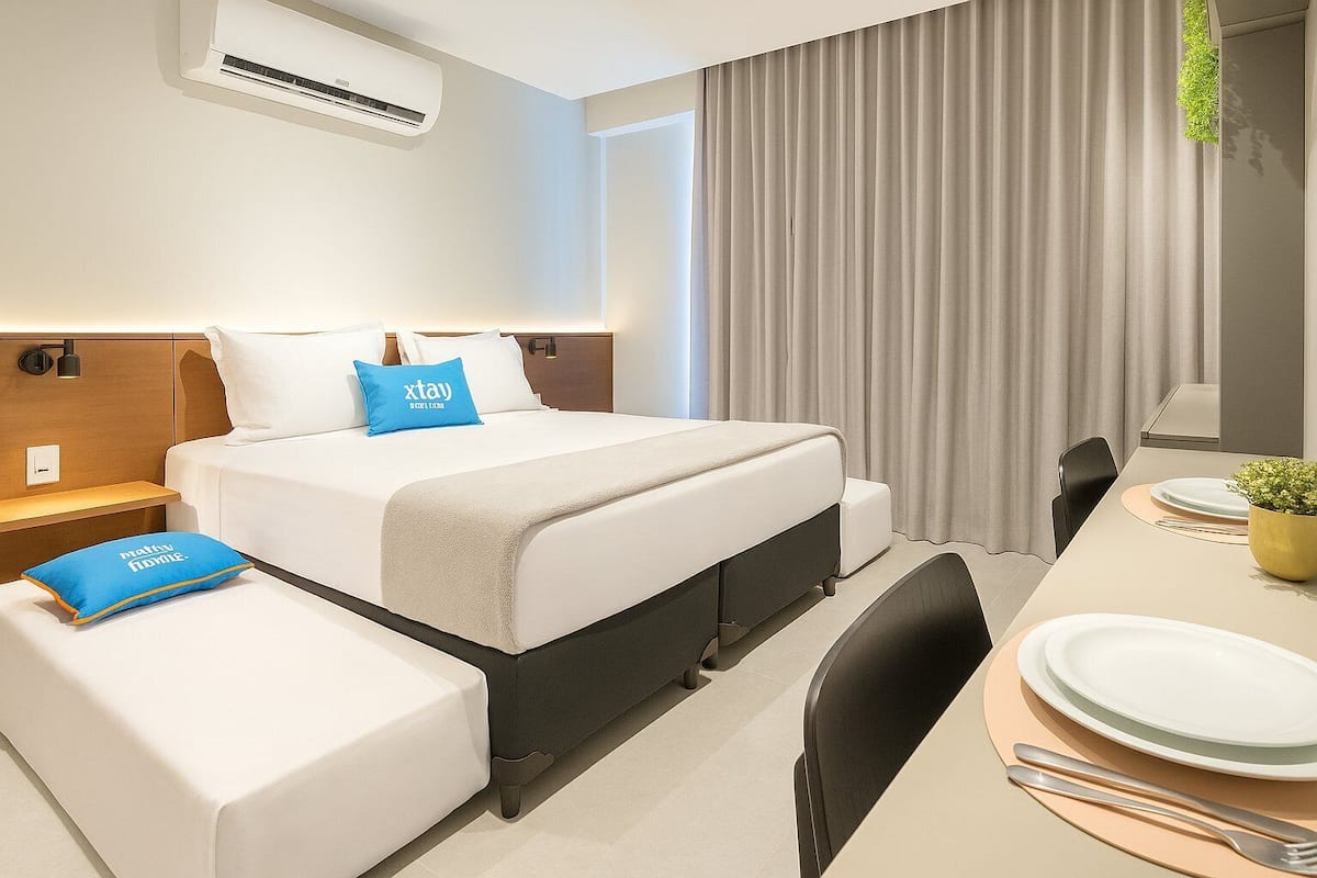 Premium Studio, Balcony | Free WiFi, bed sheets