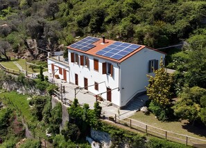 Exterior - Guest House 'Fattorialmare Rossa' with Sea View, Shared Terrace and Wi-Fi (Camogli)