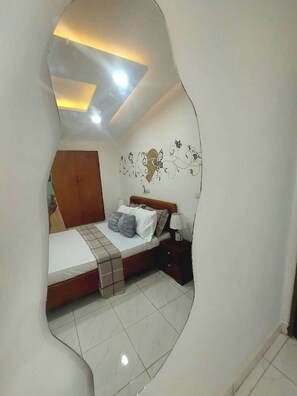 1 chambre, fer et planche à repasser, Wi-Fi, draps fournis
