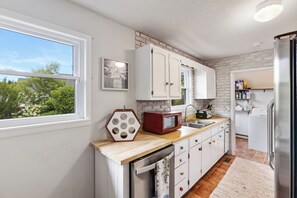 Microwave, oven, stovetop, dishwasher