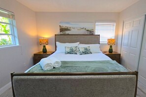 3 bedrooms, desk, iron/ironing board, travel cot