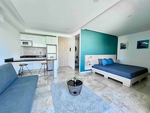 1 chambre, bureau, fer et planche à repasser, Wi-Fi