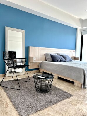 1 slaapkamer, een bureau, een strijkplank/strijkijzer, wifi