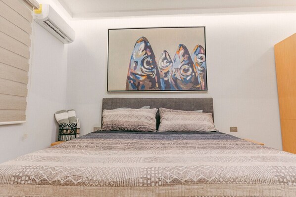 3 habitaciones, escritorio, tabla de planchar con plancha y wifi