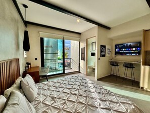 1 chambre, bureau, fer et planche à repasser, Wi-Fi