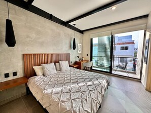 1 bedroom, desk, iron/ironing board, WiFi