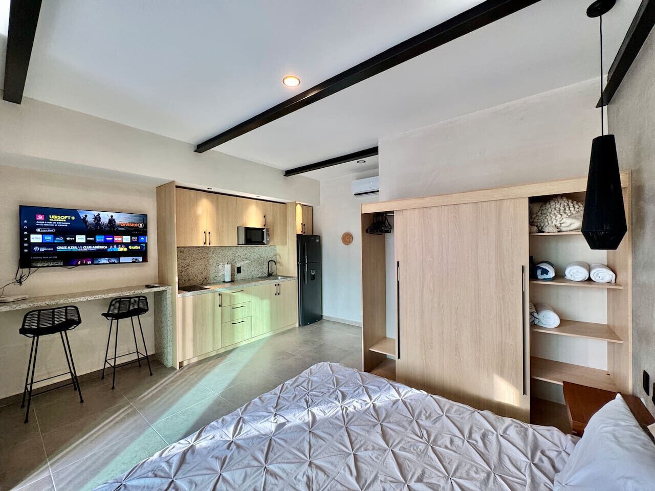 1 chambre, bureau, fer et planche à repasser, Wi-Fi