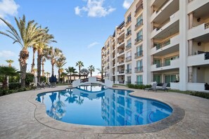 Pool - Medano Beach, 2 Pools, Downtown, Marina, Spacious (Cabo San Lucas)
