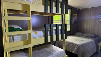 1 bedroom, in-room safe, free WiFi, bed sheets