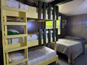 1 bedroom, in-room safe, free WiFi, bed sheets