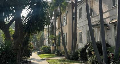 Cozy 1-bedroom apartment with AC, WiFi in Historic district in Los Angeles