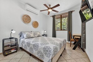 1 slaapkamer, een bureau, gratis wifi, beddengoed