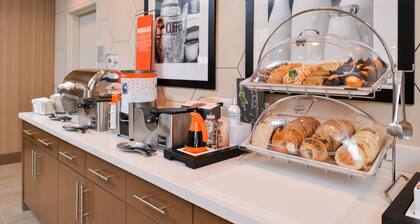 Hampton Inn & Suites By Hilton Long Island Farmingdale