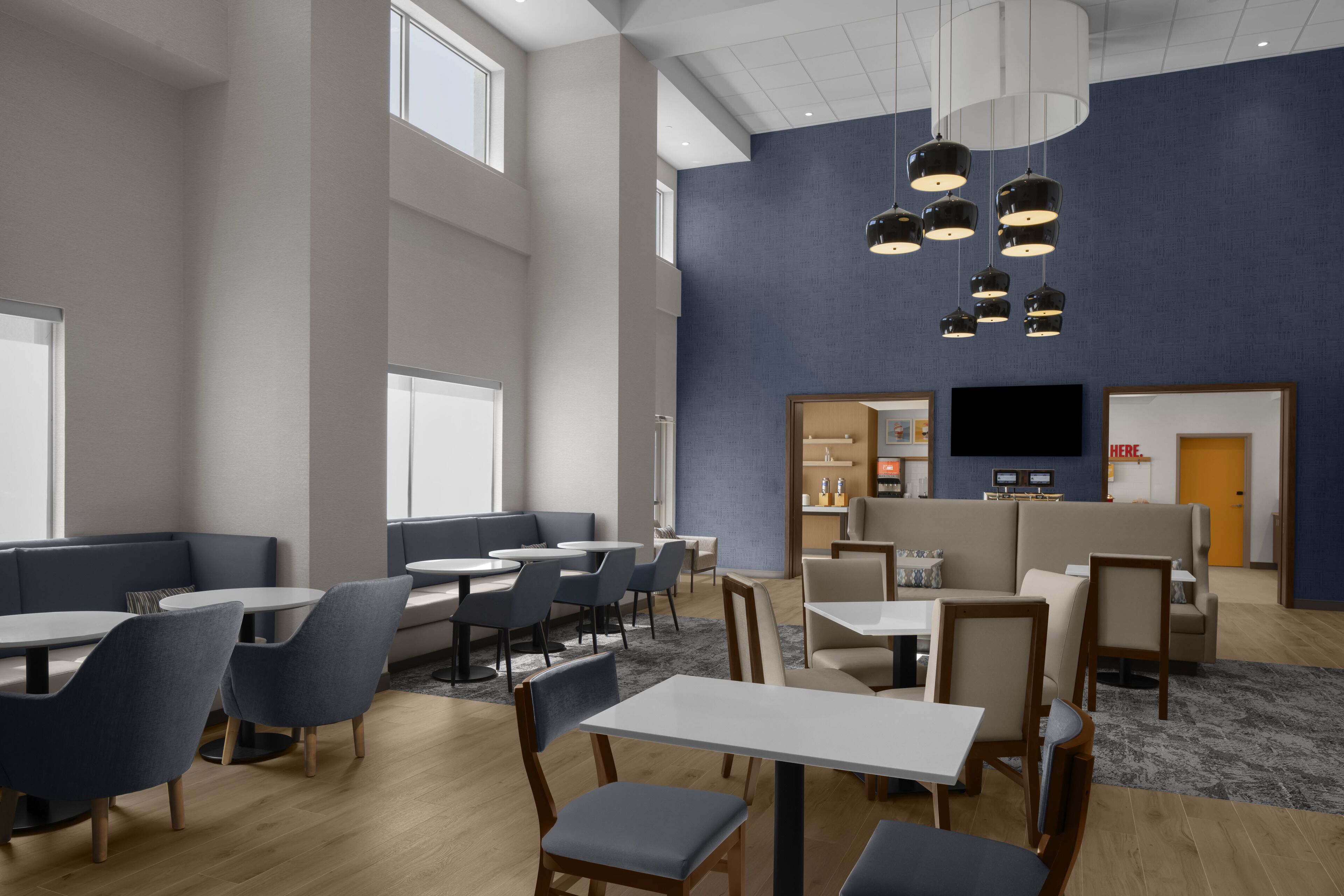 Café da manhã com buffet grátis todos os dias