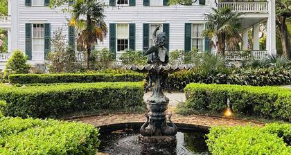 Charming 2-bedroom cottage on the bayou Teche in Jeanerette with AC, WiFi