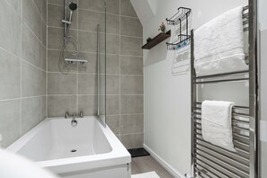 Douche, séchoir à cheveux