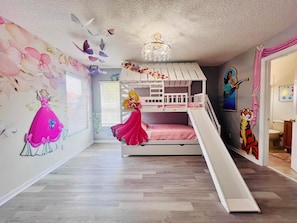 6 bedrooms, WiFi, bed sheets