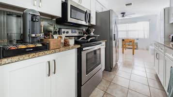 Microones, forn, placa de cuina i rentaplats