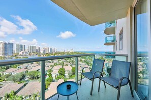 Property grounds - Ocean Vista (Sunny Isles Beach)
