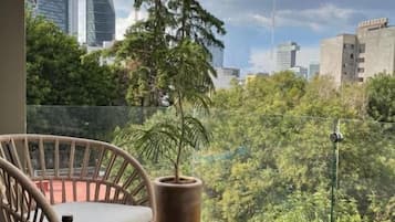 Phòng Suite Deluxe, quang cảnh thành phố | Hiên