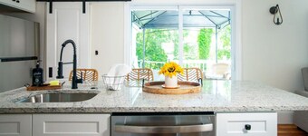 Lakeview Getaway with Hot Tub