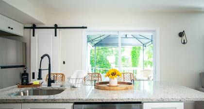 Lakeview Getaway with Hot Tub