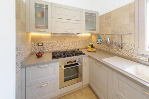 Aunts' Garden - Sun Room