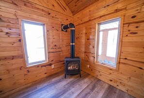 Interior - Amazing Lake of the Woods 2-bedroom cabin with loft and man cave in Baudette, MN (Williams)