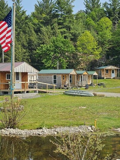 Lovely 1-bedroom cabin on Chippewa Bay, in Hammond, NY