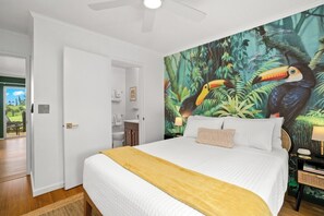 2 quartos, ferros/tábuas de passar roupa, berço de viagem