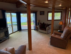 TV - Morning Dew Three Lakes (Three Lakes)