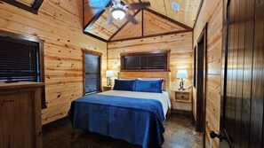 5 chambres, fer et planche à repasser, lit de bébé portatif