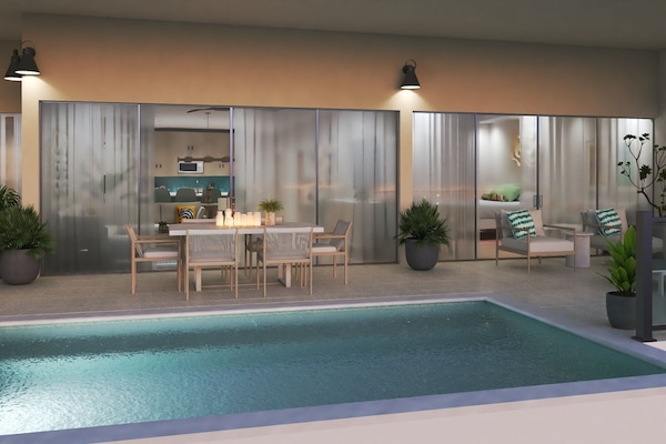 Sapphire Sands One Bedroom Suite Beach Front King with Pool | Private pool
