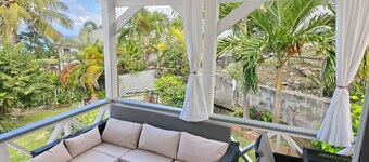 Studio w/seaview. Near Beach. On-site car rental.